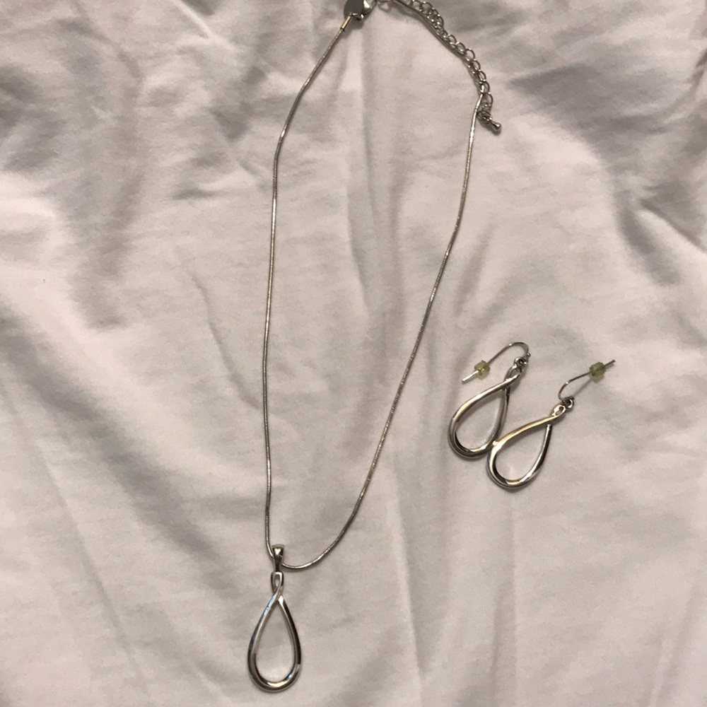 Necklace and earrings set